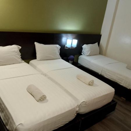 Makati Boutique Hotel Near Naia Airport Terminal 3 Edsa Pasay Cbd Makati City Exterior foto