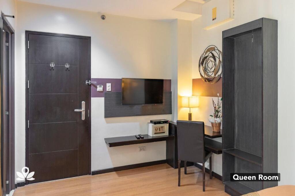 Makati Boutique Hotel Near Naia Airport Terminal 3 Edsa Pasay Cbd Makati City Exterior foto