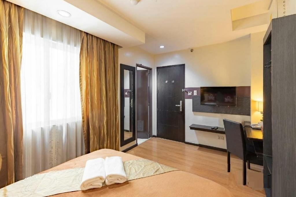 Makati Boutique Hotel Near Naia Airport Terminal 3 Edsa Pasay Cbd Makati City Exterior foto